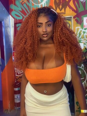 Full leaked Faellaz private onlyfans photo