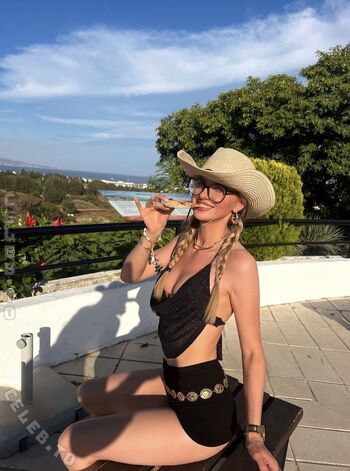 Full leaked Feline trd page private onlyfans photo