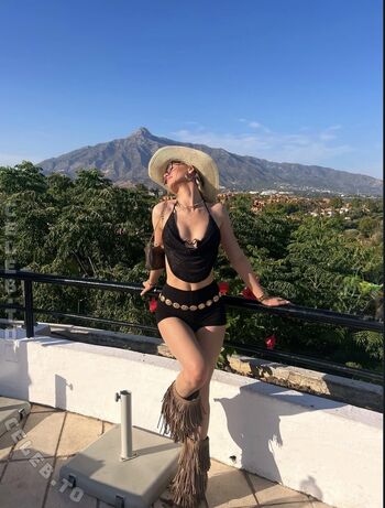 Full leaked Feline trd page private onlyfans photo