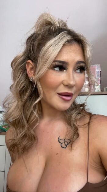 Full leaked Fiona page private onlyfans photo