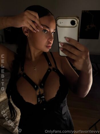 Full leaked Fionachen private onlyfans photo