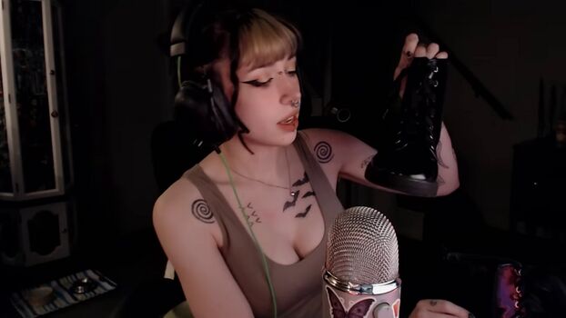 Full leaked Flodaasmr private onlyfans photo