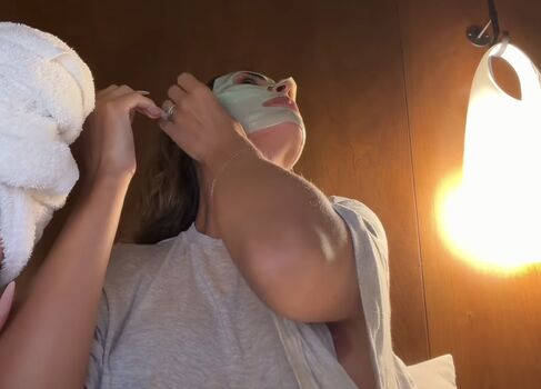 Full leaked Frankie bridge private onlyfans photo