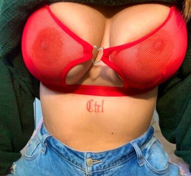 Full leaked Fuegomamas private onlyfans photo