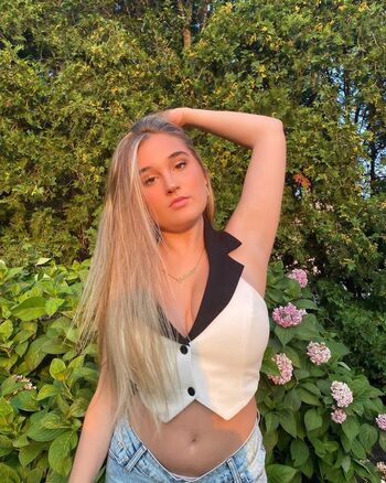 Full leaked Gabrielle private onlyfans photo