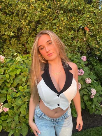 Full leaked Gabrielle private onlyfans photo