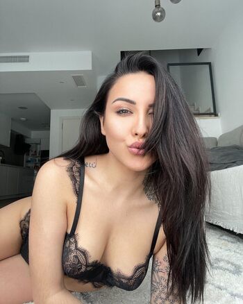 Full leaked Gemmitawzz private onlyfans photo