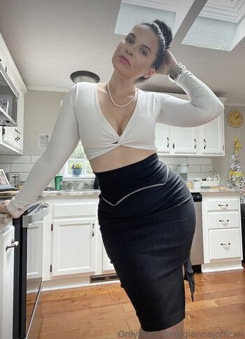 GiannaJ