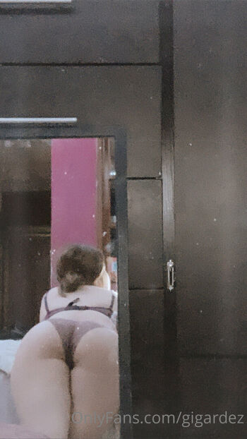 Full leaked Gigardez page private onlyfans photo