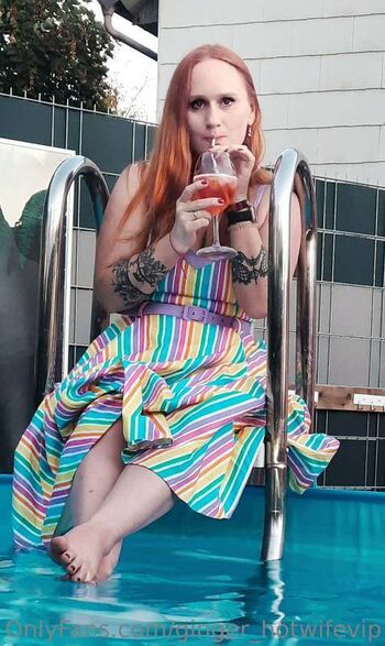 Ginger_hotwifeVIP