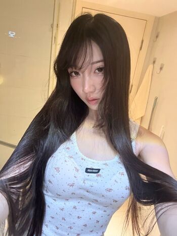 Full leaked Glihttr private onlyfans photo