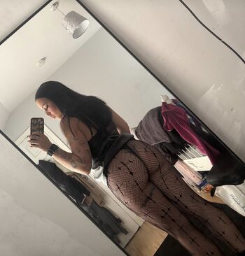 Full leaked Goth slut private onlyfans photo