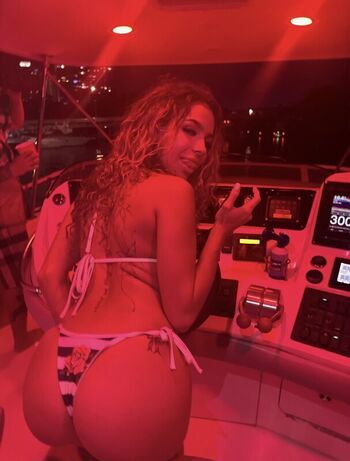 Full leaked Gvobella private onlyfans photo