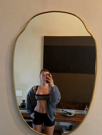 Full leaked Hailey baldwin bieber private onlyfans photo