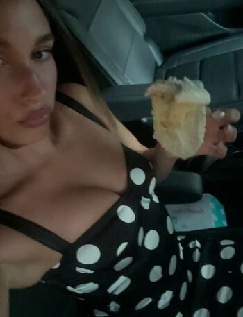 Full leaked Hailey bieber private onlyfans photo