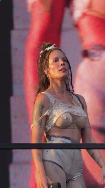 Full leaked Halsey page private onlyfans photo