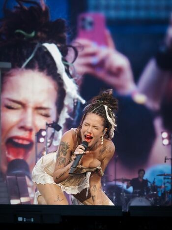 Full leaked Halsey page private onlyfans photo