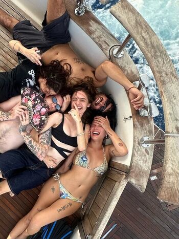Full leaked Halsey page private onlyfans photo