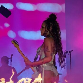 Full leaked Halsey page private onlyfans photo