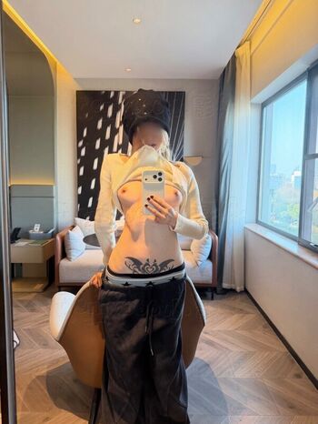 Full leaked Hfymomojj private onlyfans photo