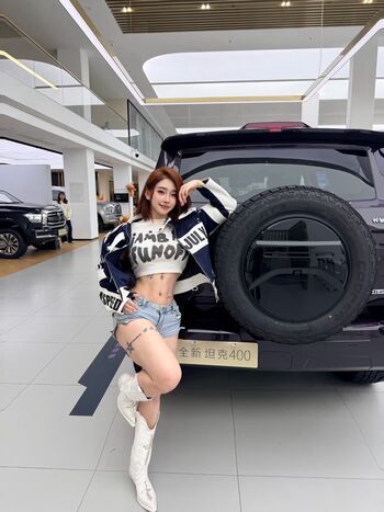 Full leaked Hitomi songyuxin private onlyfans photo