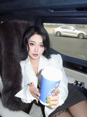 Full leaked Hitomi songyuxin private onlyfans photo