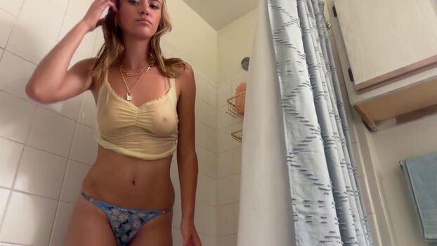 Full leaked Honeyyy private onlyfans photo