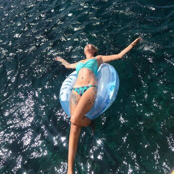 Full leaked Honneyybeeee private onlyfans photo