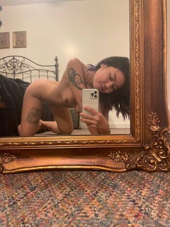 Full leaked Howlsmovingcattle private onlyfans photo