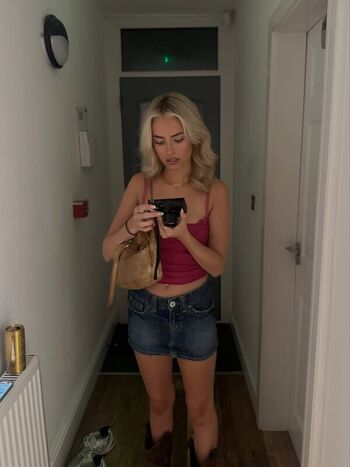 Full leaked Huhnelly private onlyfans photo