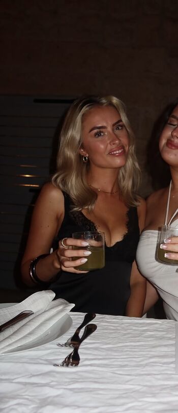 Full leaked Huhnelly private onlyfans photo