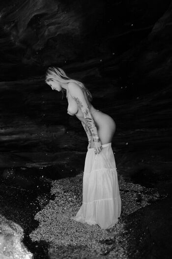 Full leaked Ilona cardot private onlyfans photo