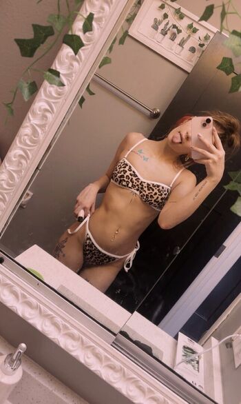 Full leaked Iluvsavyy private onlyfans photo
