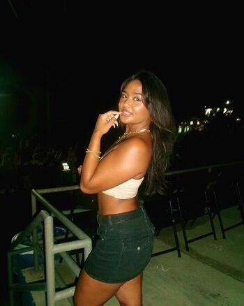 Full leaked Imaan zaiham page private onlyfans photo
