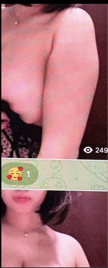 Full leaked Indonesian girls  page private onlyfans photo
