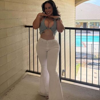 Full leaked Ireeneechaaveez private onlyfans photo