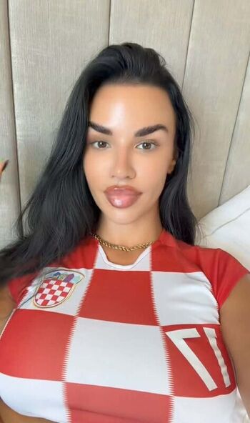Ivana Knoll