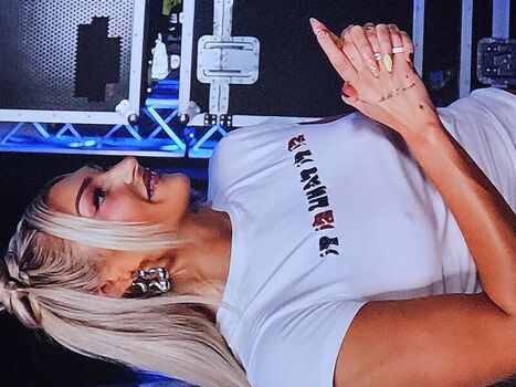 Full leaked Izzi dame page private onlyfans photo