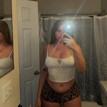 izzybizzybelle