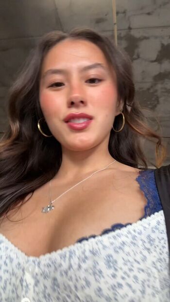 Jasmine Yi