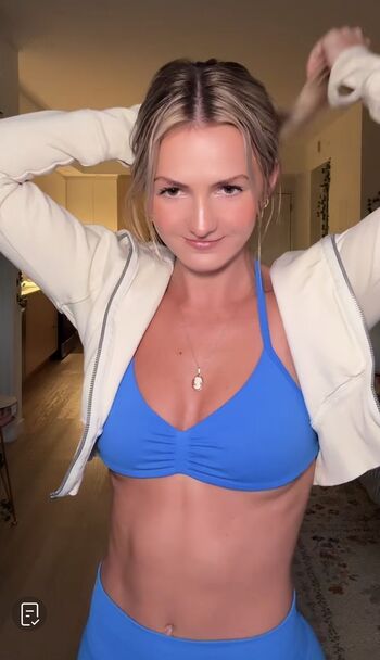 Full leaked Kararoselynd private onlyfans photo