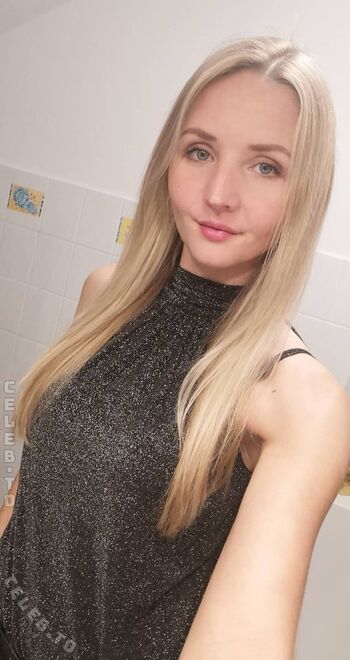 Full leaked Katjawi private onlyfans photo