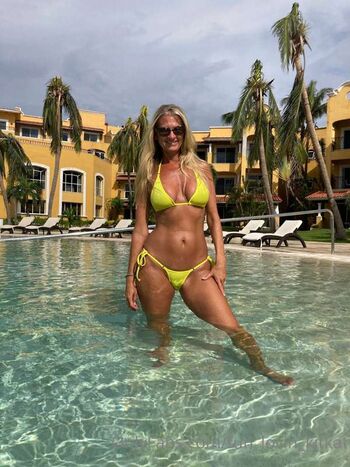 Full leaked Kitkat private onlyfans photo
