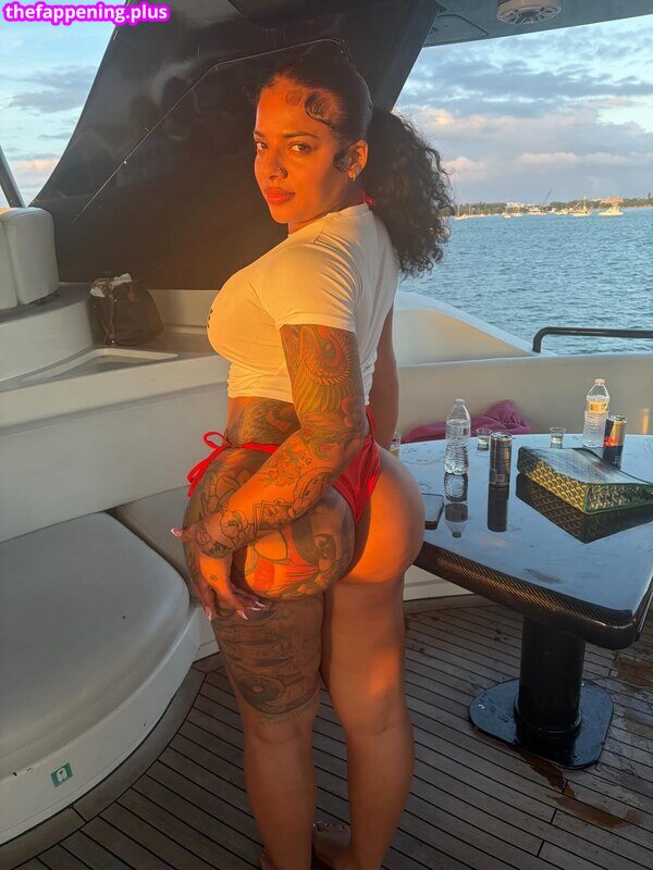 KKVSH / https: Meztelen OnlyFans Fotó #5