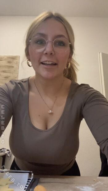 Full leaked Lara esser private onlyfans photo