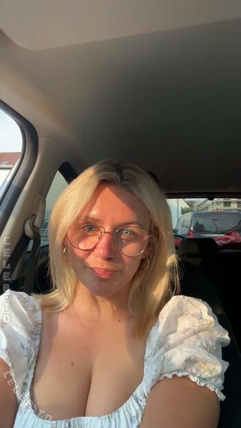 Full leaked Lara esser private onlyfans photo