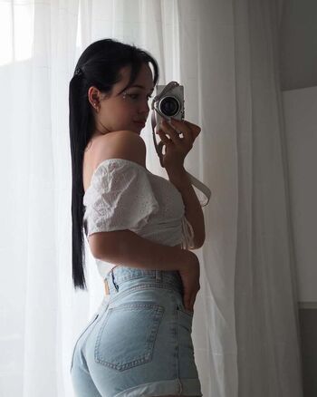 Full leaked Lara stxx private onlyfans photo