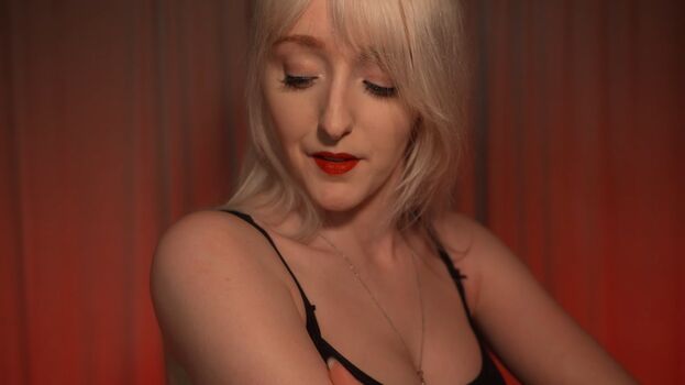 Full leaked Laura lemurex private onlyfans photo