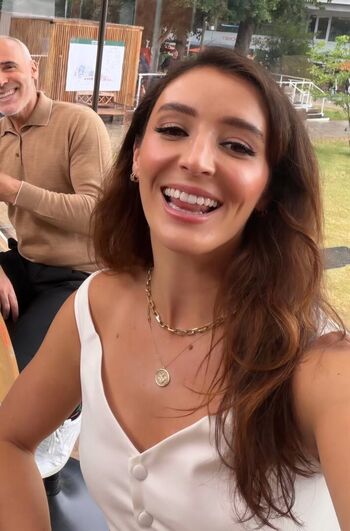 Full leaked Laura robson private onlyfans photo