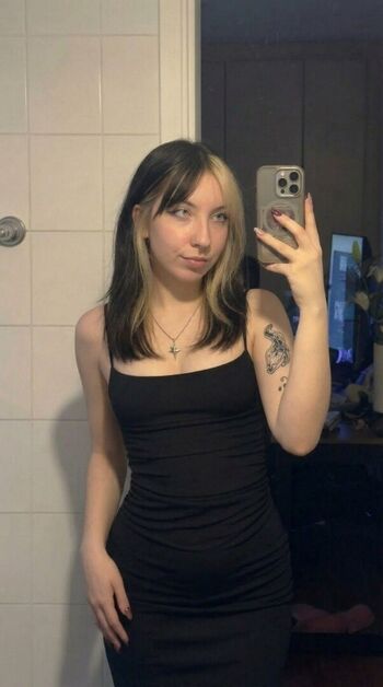 Full leaked Lauradoce private onlyfans photo